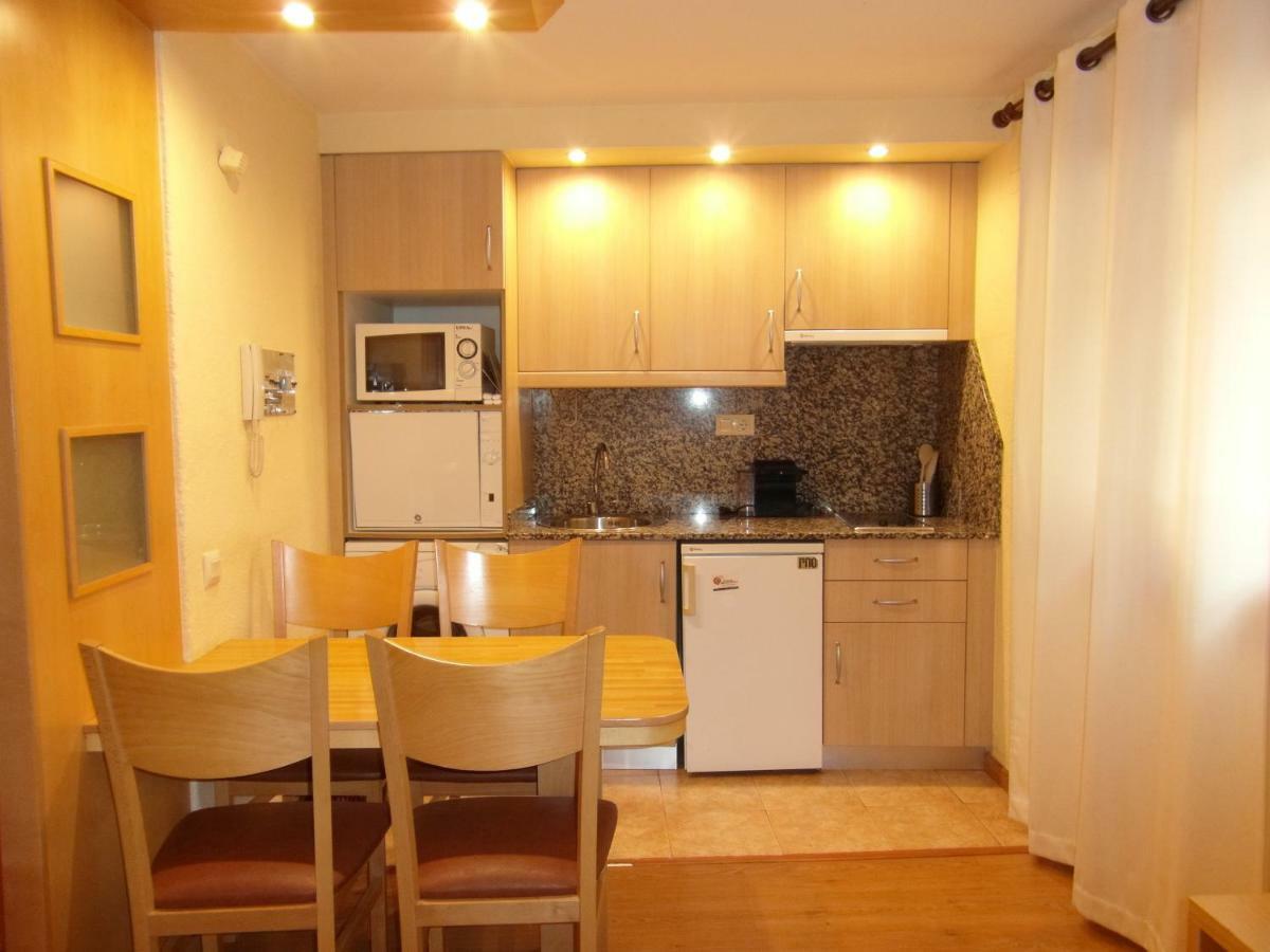B06 - Mayor 22, 1º - Villmor Appartement Benasque Buitenkant foto